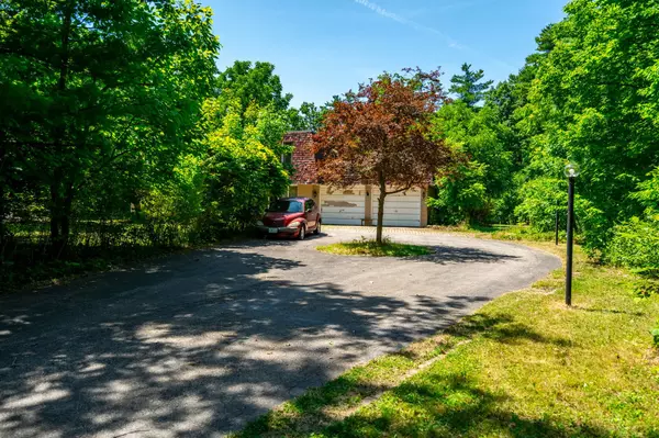 Burlington, ON L7M 0P7,6746 Appleby Line