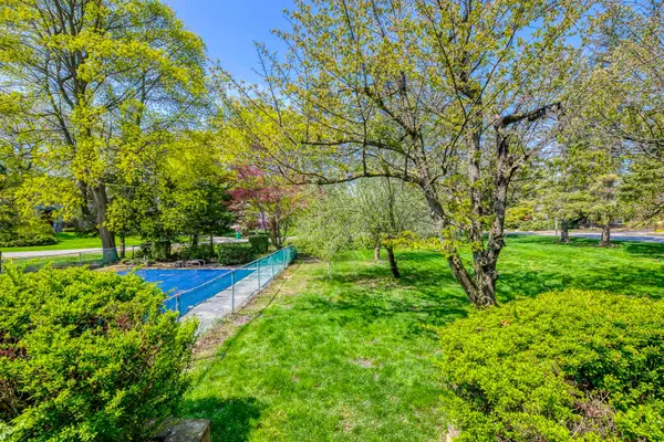 Mississauga, ON L5J 2P4,600 Bob O Link RD