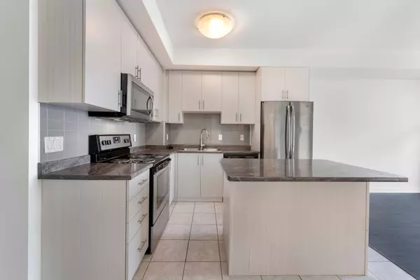 Oakville, ON L6M 4J2,2486 Old Bronte RD #418