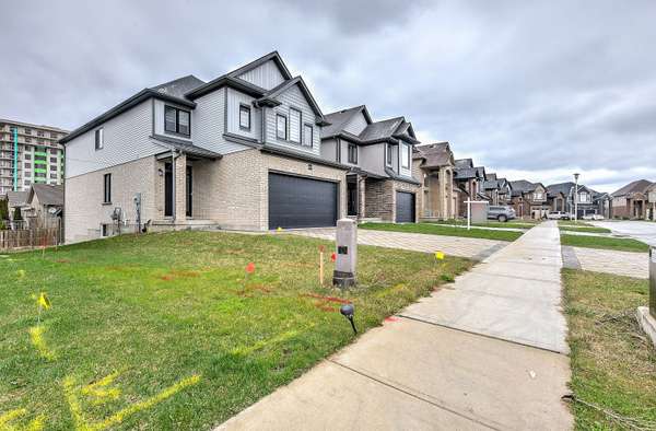 London North, ON N6G 0T2,1600 Noah BND