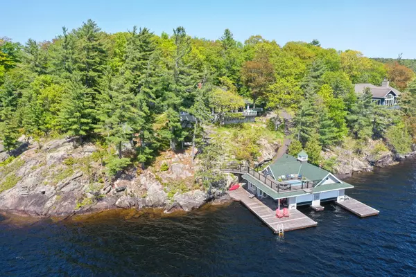 Muskoka Lakes, ON P1L 1W8,1869 Muskoka 118 RD W #8