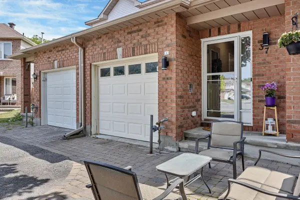 Barrhaven, ON K2J 4L3,37 Grenadier WAY