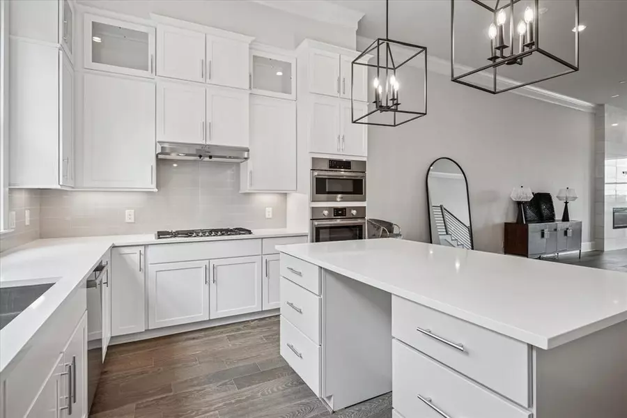 4122 Belt Line Road, Addison, TX 75001