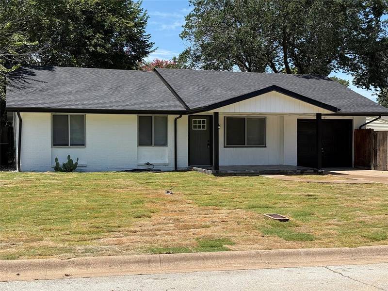 829 James Street, Azle, TX 76020