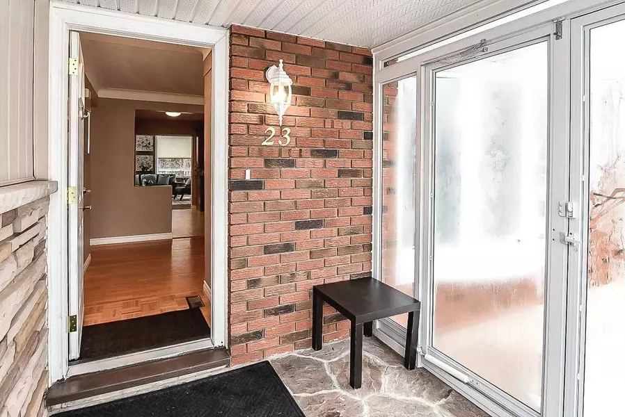 23 Woodsview AVE, Grimsby, ON L3M 3S7