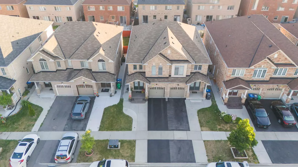Brampton, ON L6X 5H3,48 Durango DR