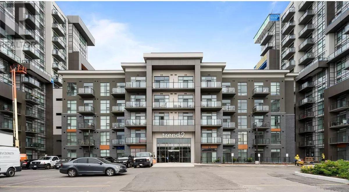 Hamilton, ON L8B 2A5,460 Dundas ST #907