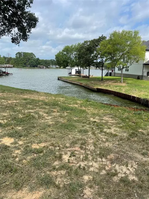 Mabank, TX 75156,102 Bear Creek Drive