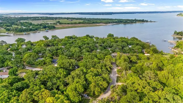 Azle, TX 76020,208 Shoreline Drive