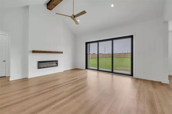 Lorena, TX 76655,301 Boots Court