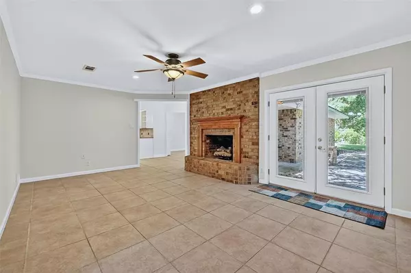 Sherman, TX 75092,225 W Texas Street