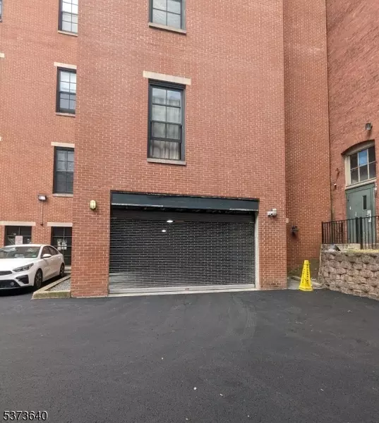 Paterson City, NJ 07501,19 Market St #405