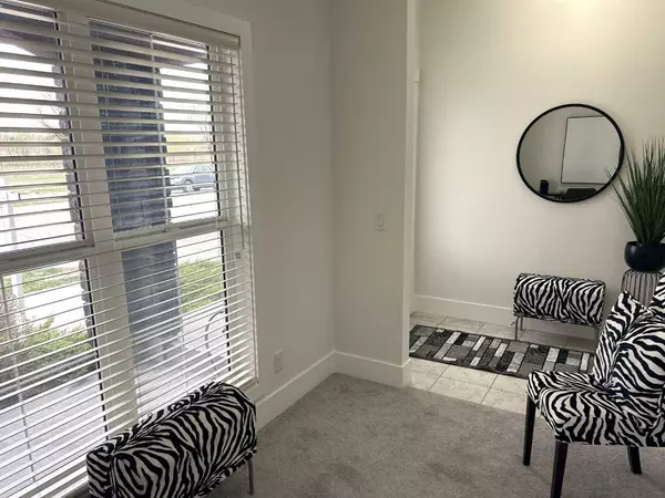 Calgary, AB T2C 5N4,452 Quarry WAY Southeast