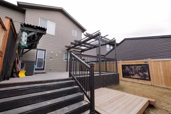 Calgary, AB T2X 2H6,134 Walgrove DR Southeast