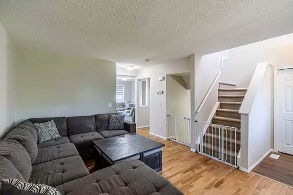 Calgary, AB T3K 6G2,112 Covepark Rise NE