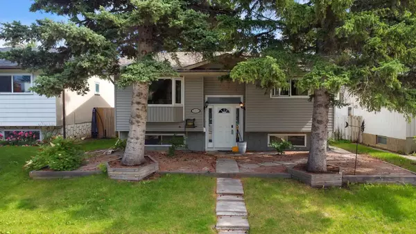 3335 Doverview RD Southeast, Calgary, AB T2B 2A2