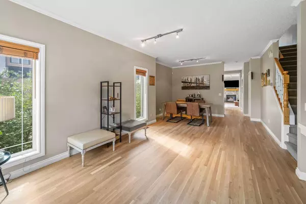 Calgary, AB T2T 1Z3,1901 33 AVE Southwest
