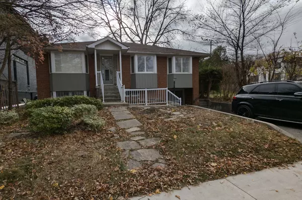 447 Ruth AVE, Toronto C14, ON M2M 2J4
