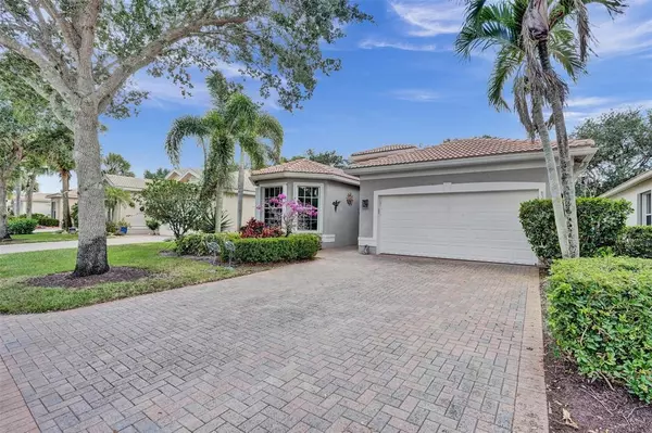 8266 Sandpiper Glen Dr, Lake Worth, FL 33467