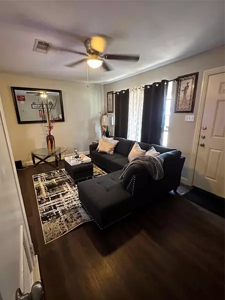 2909 Handley Drive, Fort Worth, TX 76112