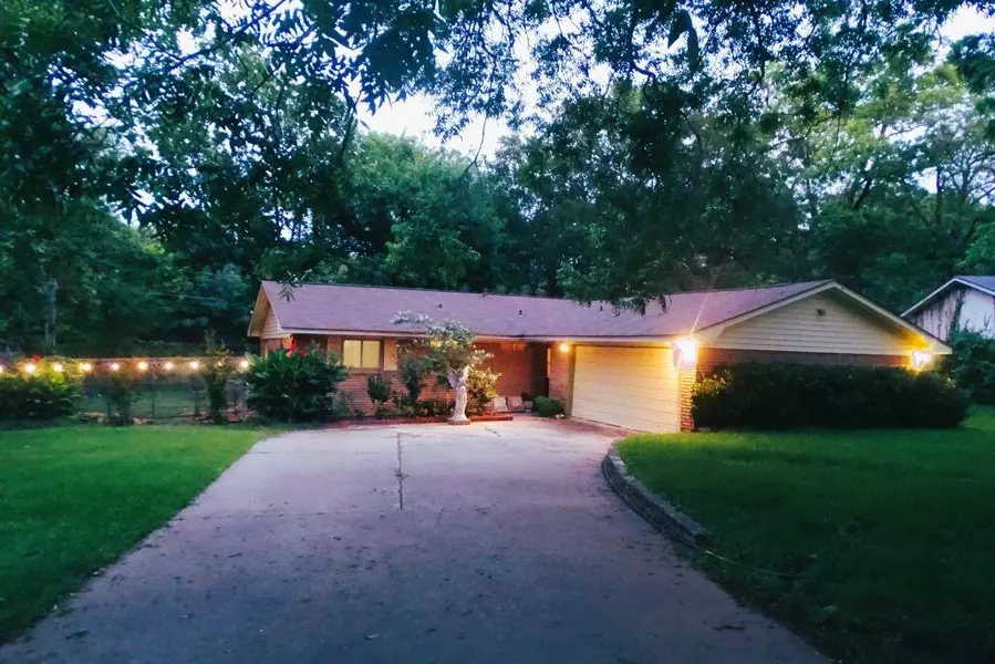 411 Brookwood Drive, Woodway, TX 76712