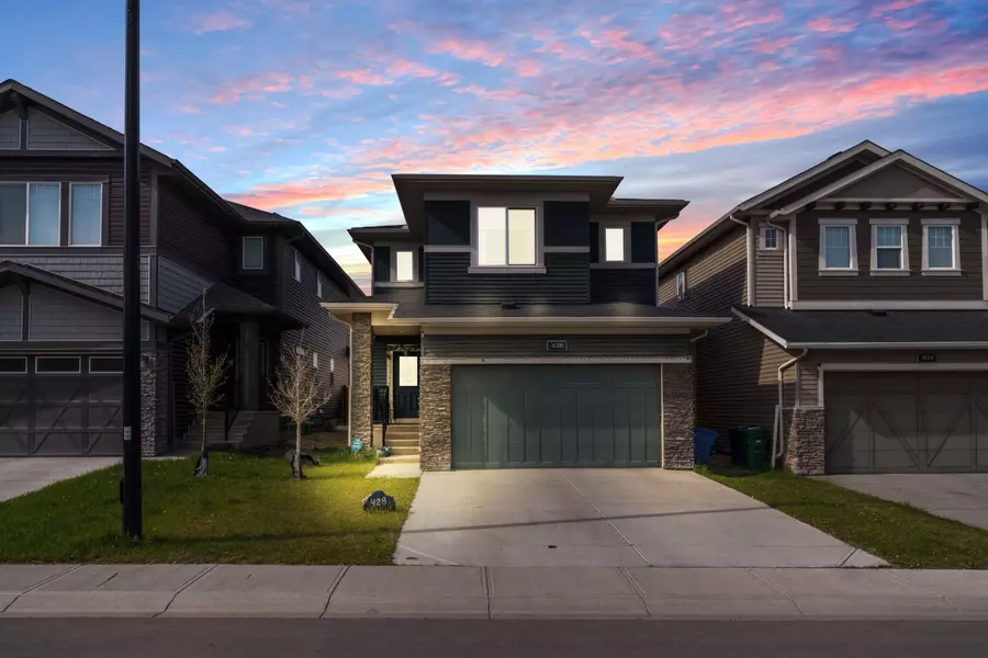 428 Chinook Gate SQ, Airdrie, AB T4B 4V9