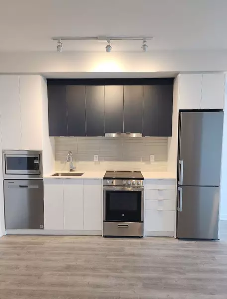 50 Upper Mall WAY #B1601, Vaughan, ON L4J 0L8