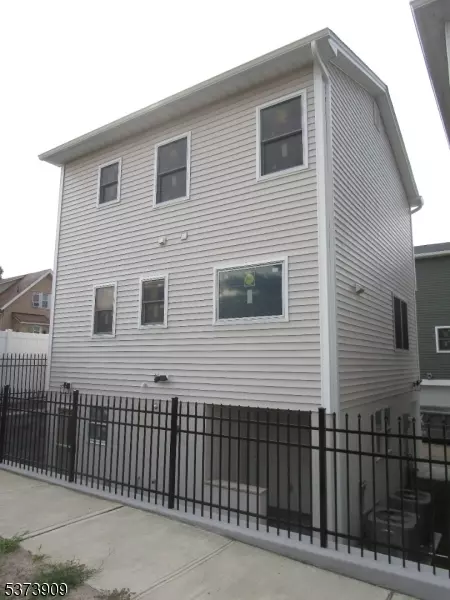 Paterson City, NJ 07514,182 E 25Th St #A