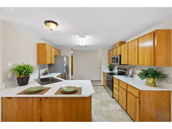 Milwaukie, OR 97267,16610 SE VALLEY VIEW RD