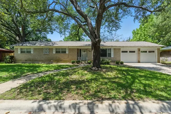 Stephenville, TX 76401,1270 N Wildwood Drive