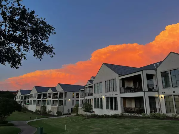 350 O Connor Ridge Boulevard #13, Irving, TX 75038