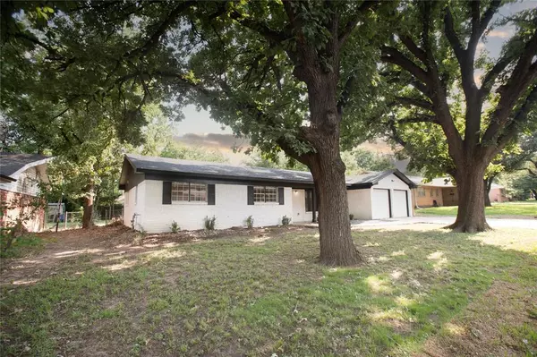 Fort Worth, TX 76116,6963 Pinon Street