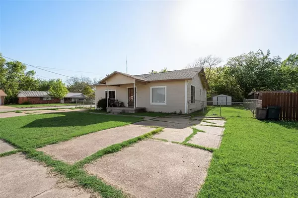 Benbrook, TX 76126,132 San Saba Avenue