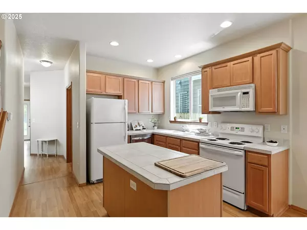 Portland, OR 97206,5719 SE LEXINGTON ST
