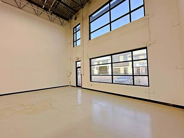 Fort Mcmurray, AB T9H 4C4,400 Mackenzie BLVD #206
