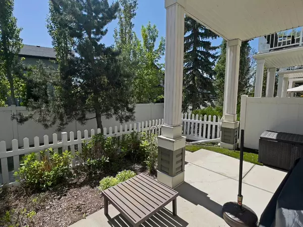 Calgary, AB T2L 3C2,15 Toscana GDNS NW