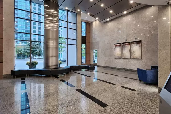 Toronto C01, ON M5V 1B1,219 Fort York BLVD #2205