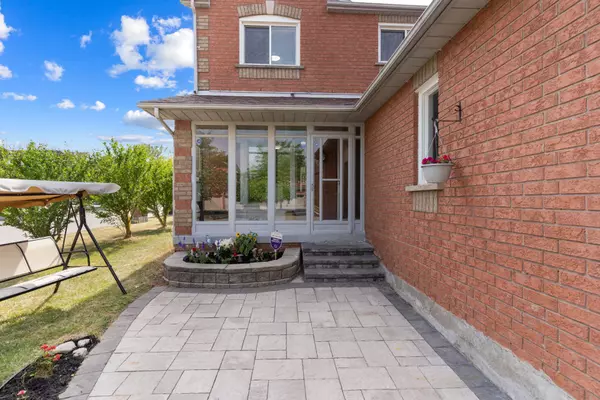 Pickering, ON L1V 6Y6,1520 Sandhurst CRES