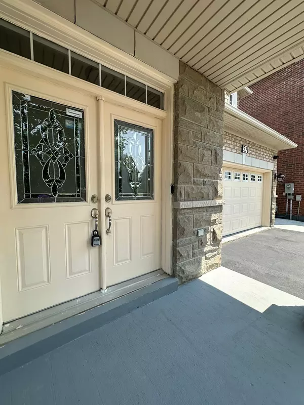 Brampton, ON L6P 2L6,37 Watchman RD
