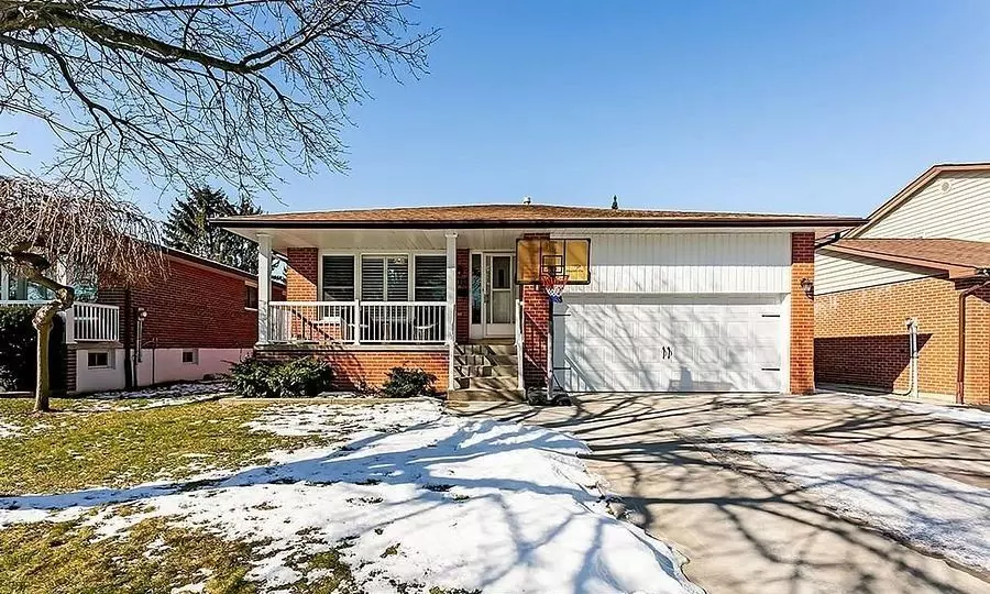 Oakville, ON L6L 1K3,3125 Victoria ST