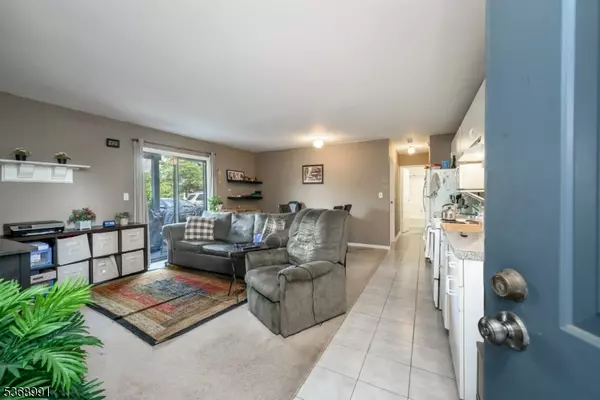 Franklin Twp., NJ 08823,20 Delar Pky #101