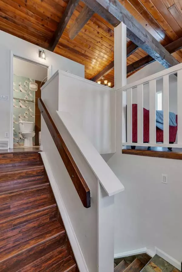 Calgary, AB T1Y 2C2,5407 Rundlehorn DR Northeast