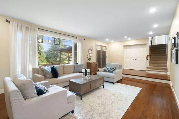 Calgary, AB T2J 2B9,419 Willamina CRES Southeast