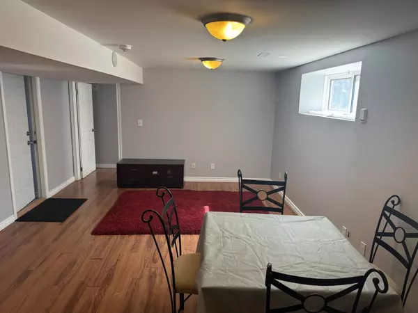 Oshawa, ON L1H 7A6,406 Dianne DR