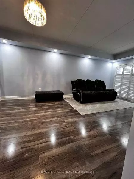 Markham, ON L3S 4V6,7428 Markham RD #201