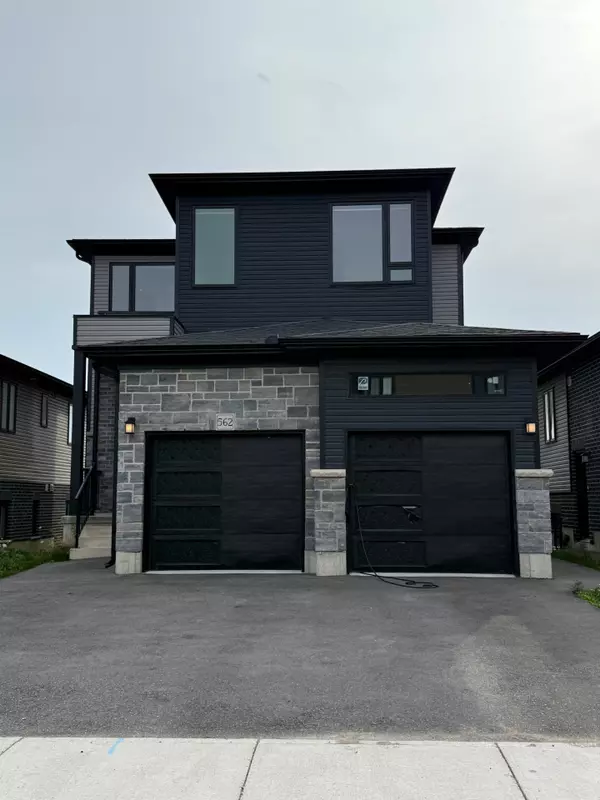 Woodstock, ON N4T 0M1,562 Fairway RD #Upper
