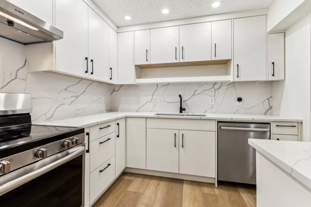 Calgary, AB T2V 4S9,2520 Palliser DR SW #1101