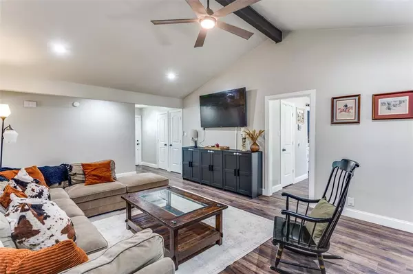 Burleson, TX 76028,204 Laura Drive