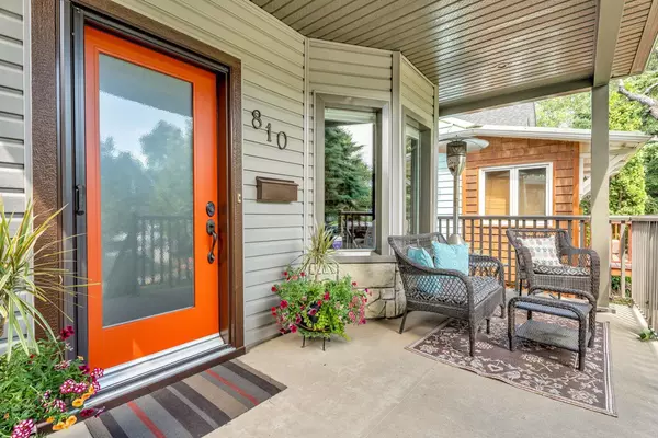 Calgary, AB T2N0J4,810 3 AVE Northwest