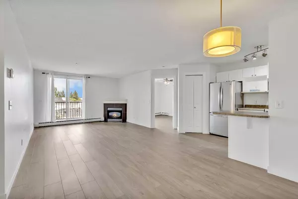 Calgary, AB T3K 5J8,9 Country Village Bay NE #310
